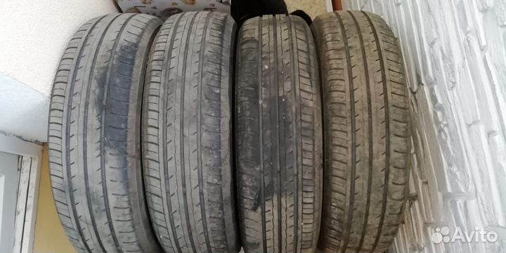 Yokohama BluEarth-ES ES32 165/70 R14 81S