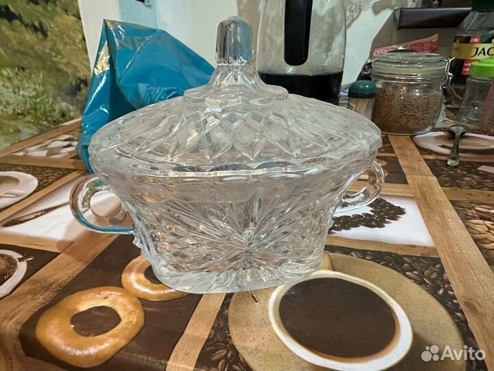 Конфетница стеклянная