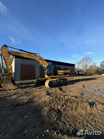 Гусеничный экскаватор JCB JS 330LC, 2011