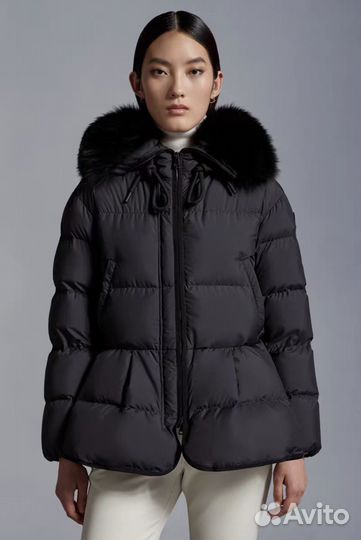 Пуховик женский Moncler Locustelle