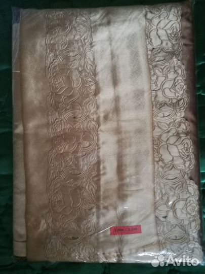Покрывало, наволочки, простыни