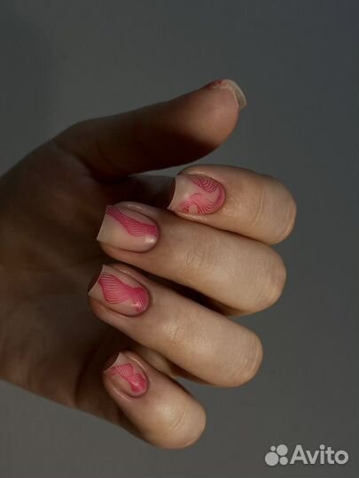 Маникюр и педикюр