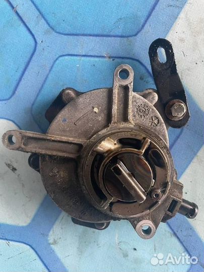 Вакуумный насос 06D145100E