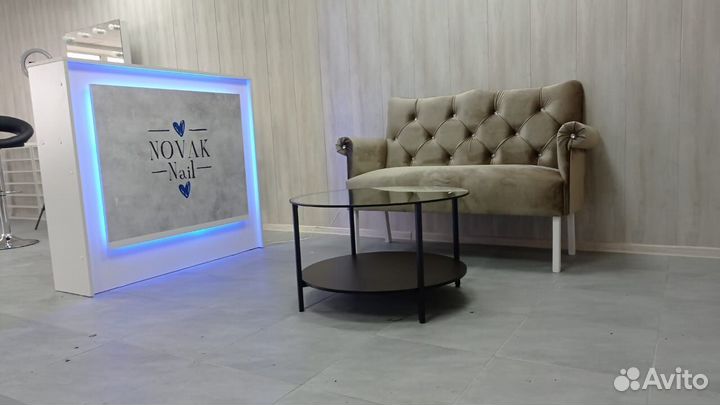 Ресепшен стойка администратора с подсветкой