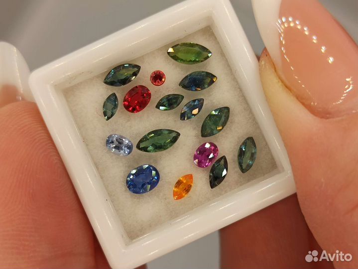 Природные цветные сапфиры