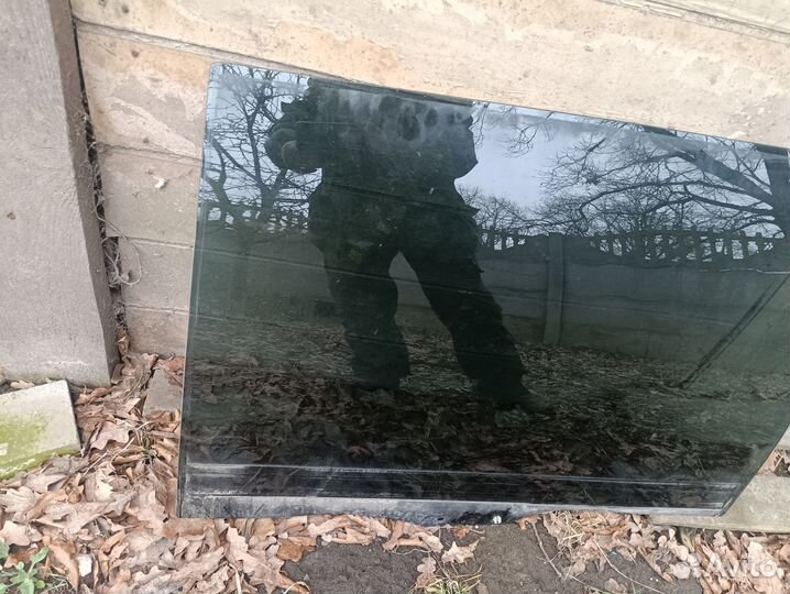 Стекло задней левой двери Mazda Mpv