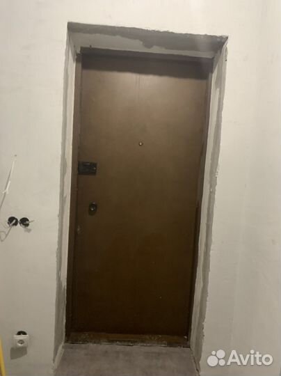 Дверь входная металлическая правая бу
