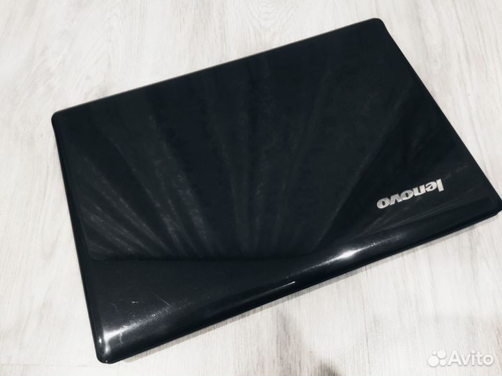 Ноутбук Lenovo i5/8Gb/SSD+HDD/AMD Radeon