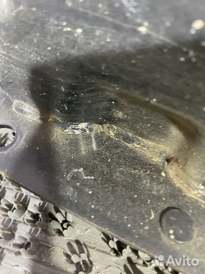 Кронштейн усилителя переднего правый Nissan Teana