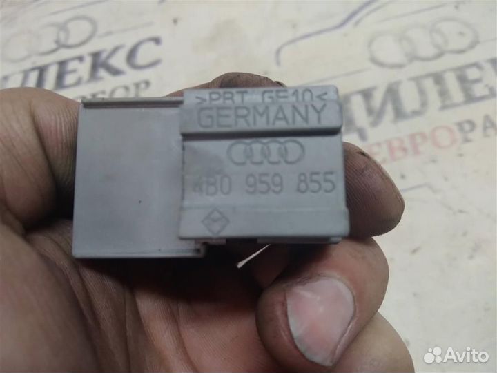 Кнопка стеклоподъемника Audi A6 (C5) 1997-2004