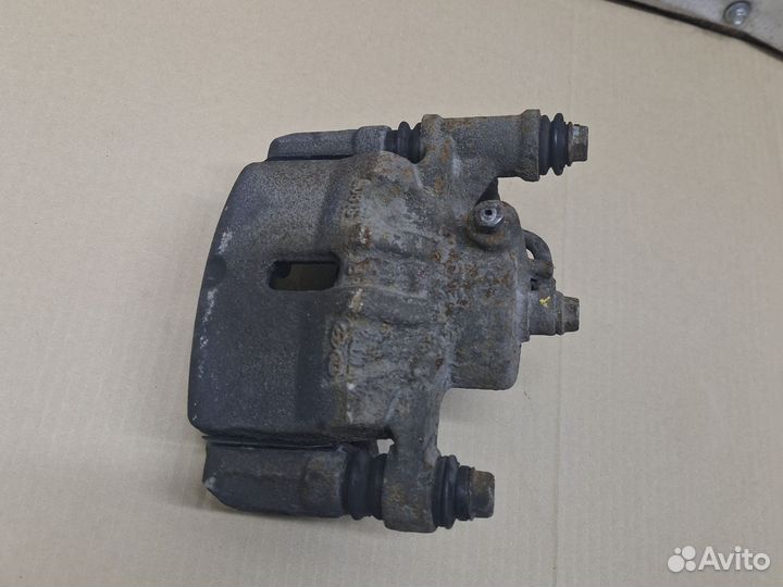 Суппорт передний правый Kia Picanto 2 TA