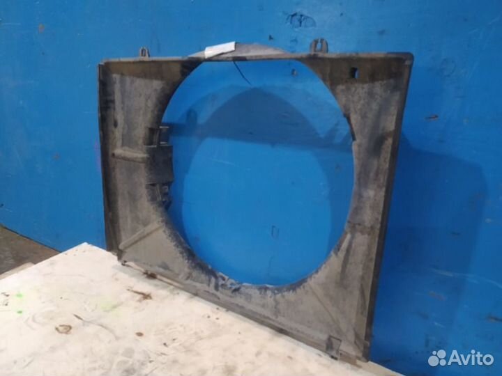 Диффузор вентилятора Mitsubishi Pajero 4 2006-2015