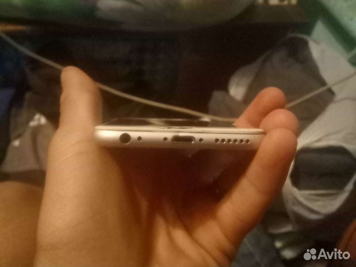 Телефон iPhone 6