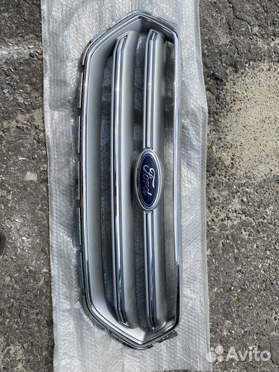 Решетка радиатора Ford Kuga 2 рестайлинг