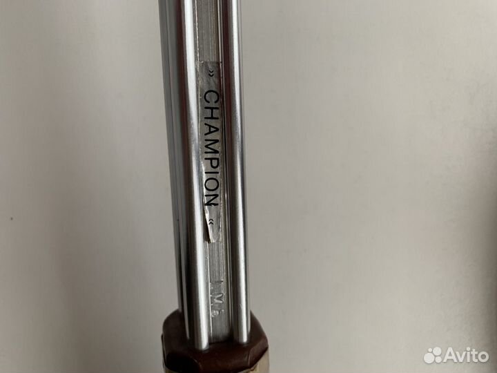 Теннисная ракетка