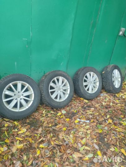 Зимняя резина с дисками Volksvagen 215/65 r16