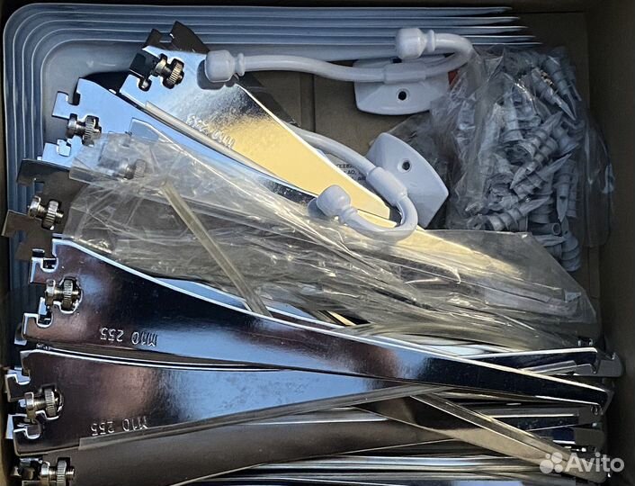 Крепления для полочек