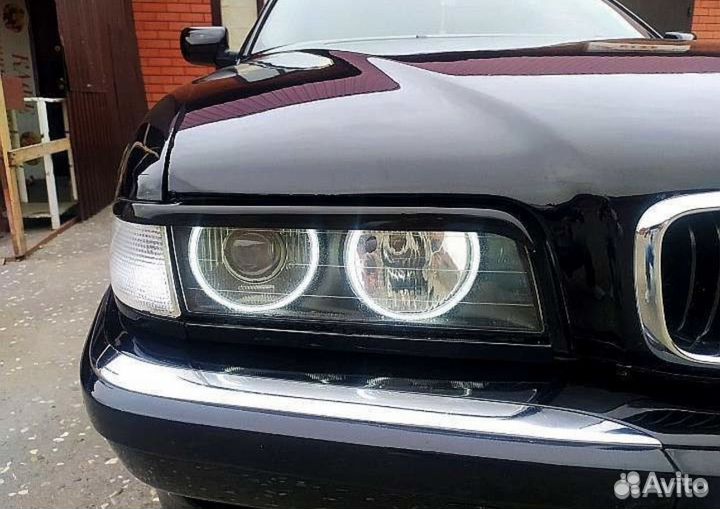 BMW E38 Реснички