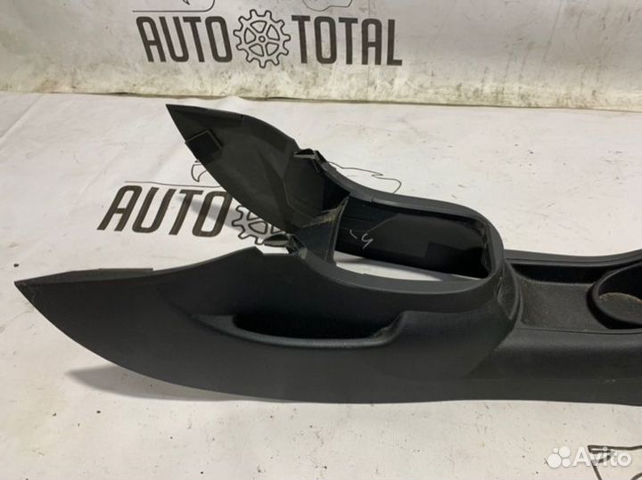 Консоль центральная Citroen C4 2011