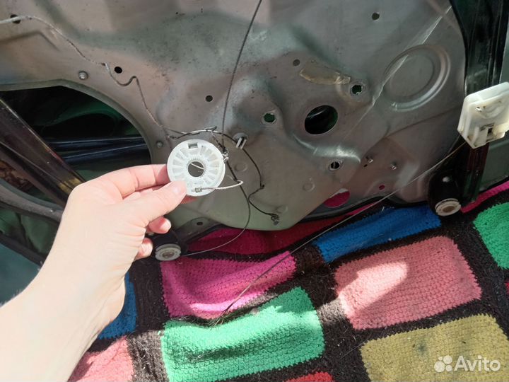 Стеклоподъемник правый передний Skoda Octavia A5