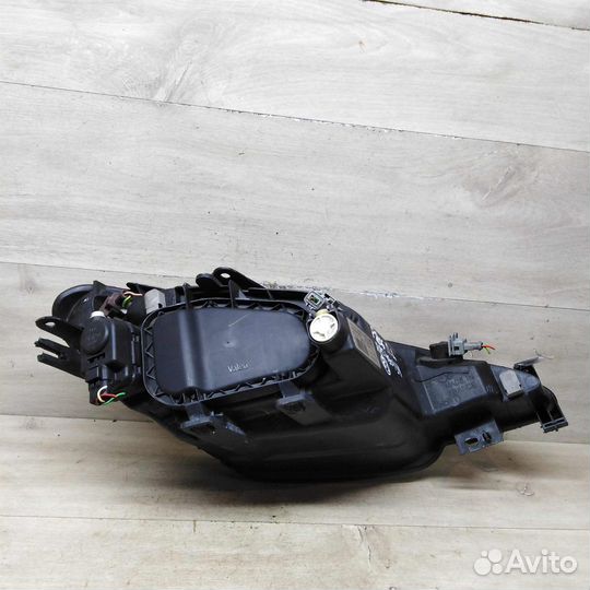 Фара передняя левая Peugeot 206