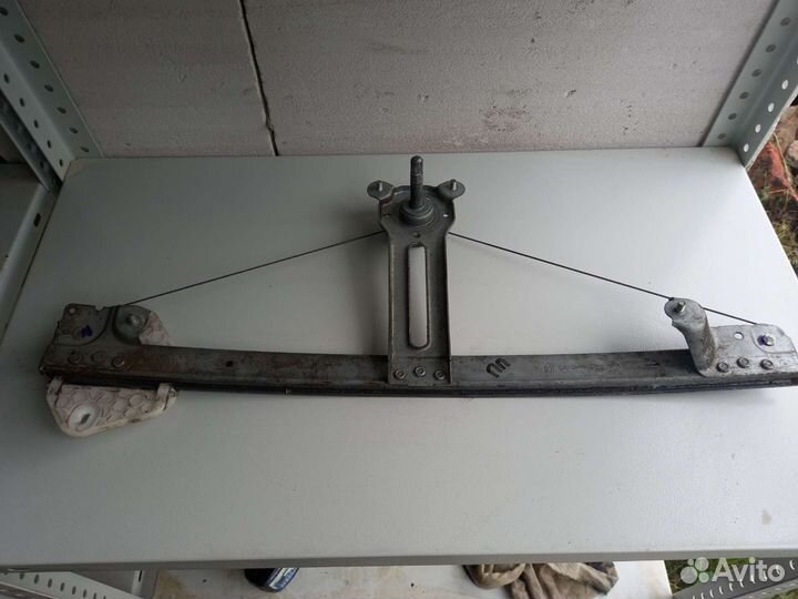 Стеклоподъемник передний правый Рено Логан 1