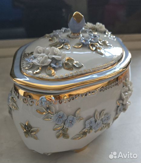 Шкатулка фарфор