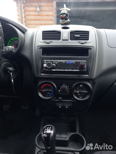 LADA Kalina 1.6 МТ, 2015, 4 300 км