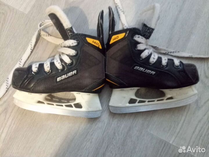 Хоккейные коньки бауэр