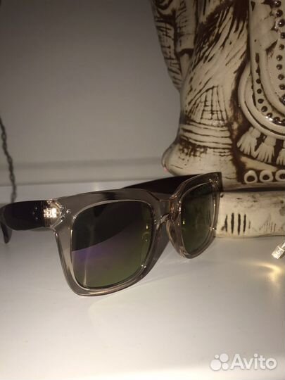 Солнцезащитные очки