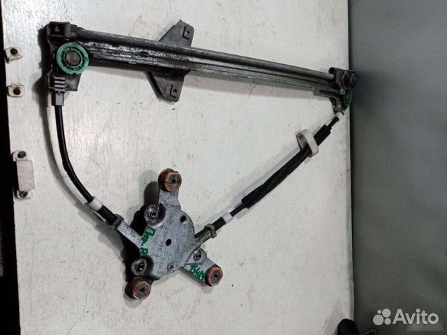 Трапеция стеклоподъемника передняя Audi A6 седан