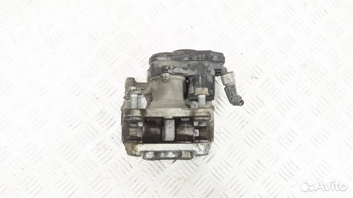 Суппорт задний левый Toyota RAV4 XA50