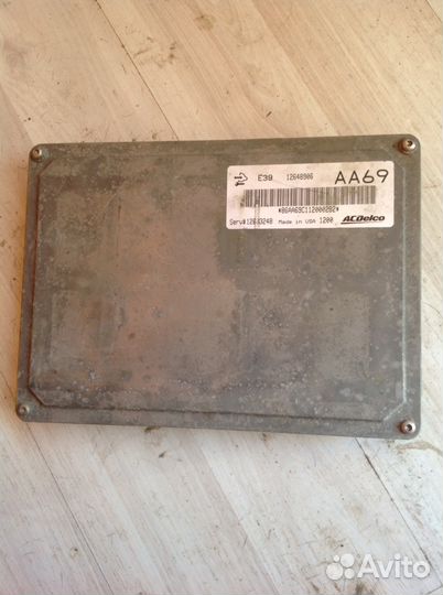 Блок управления Cadillac Srx двс 12643248