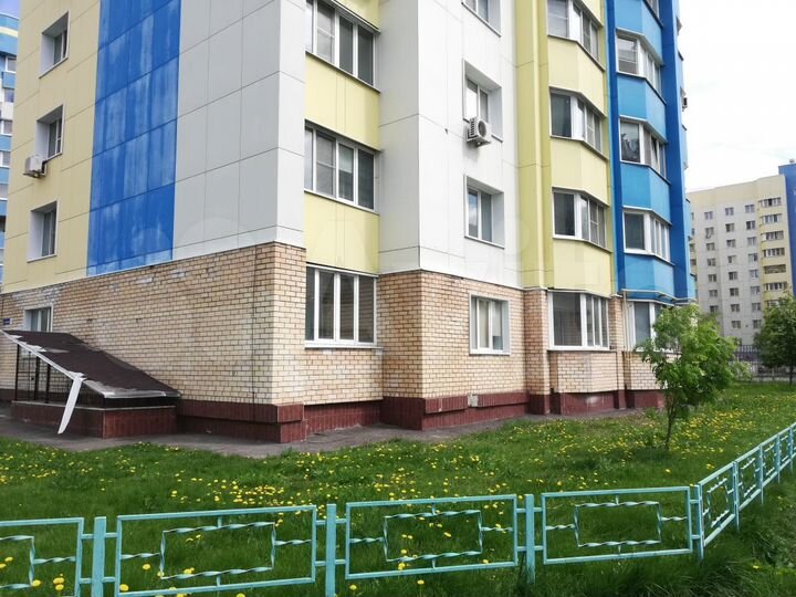 2-к. квартира, 63 м², 1/10 эт.
