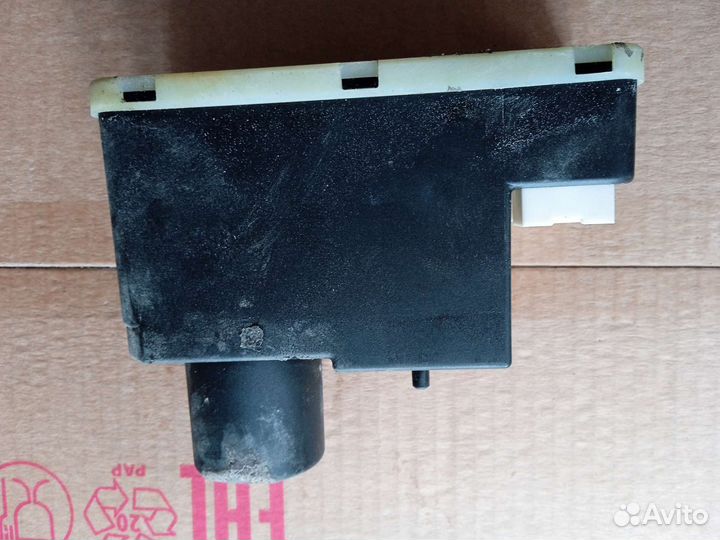 Компрессор центрального замка audi А6 С4