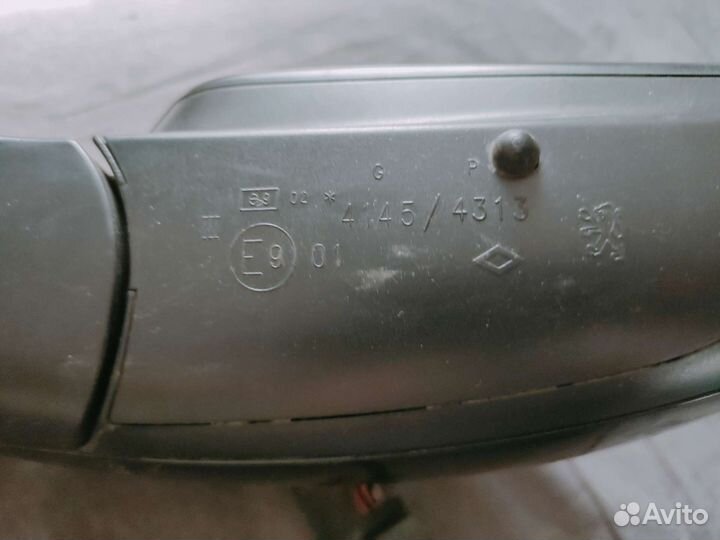 Зеркало правое с датчиком Pegeot 308