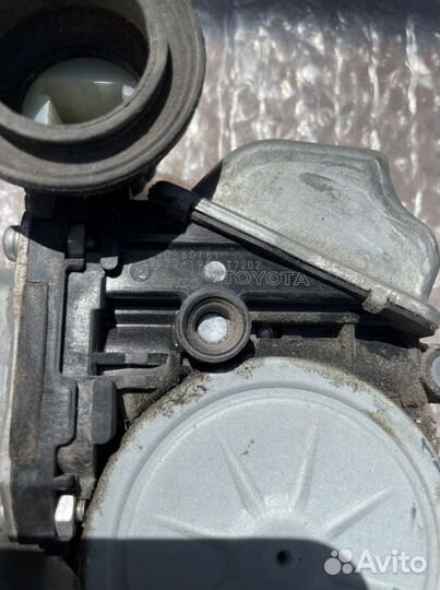 Стеклоподъемник задней двери Land Cruiser 200