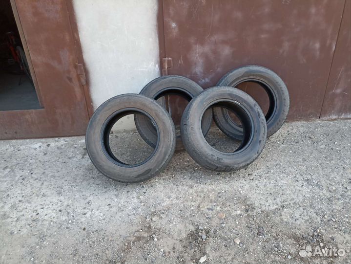 Bridgestone Dueler H/P Sport 215/65 R16