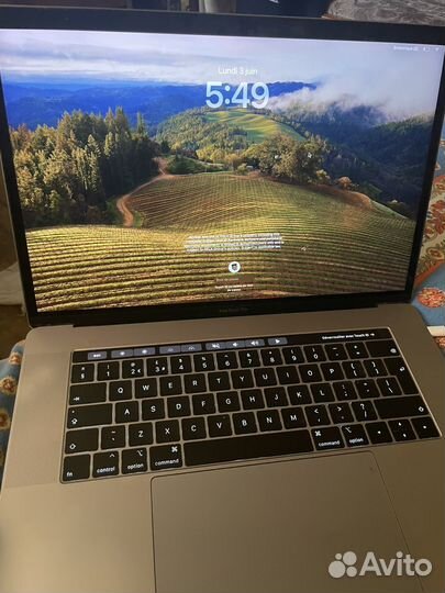 Macbook pro 13 2018 touch bar