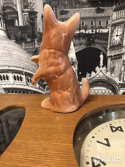 Фарфор собака