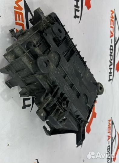 Крепление аккумулятора Opel Corsa 2009