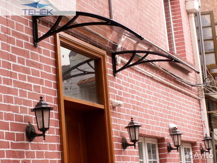 Козырек над дверью