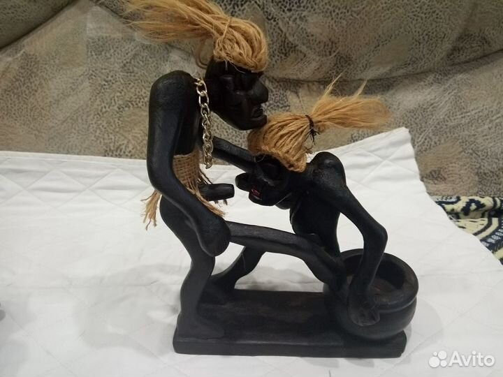 Деревянные статуэтки