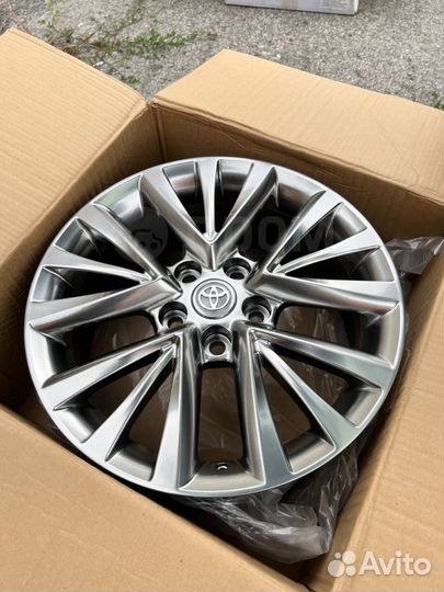 Новые диски камрики R17 на Toyota