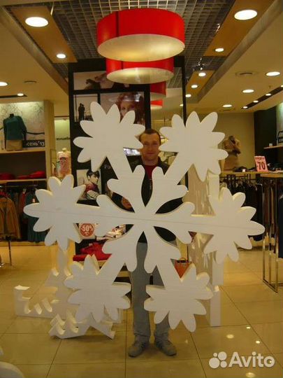 Снежинки из пенопласта