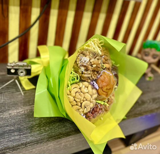 Букеты на 8 марта из сухофруктов и орехов