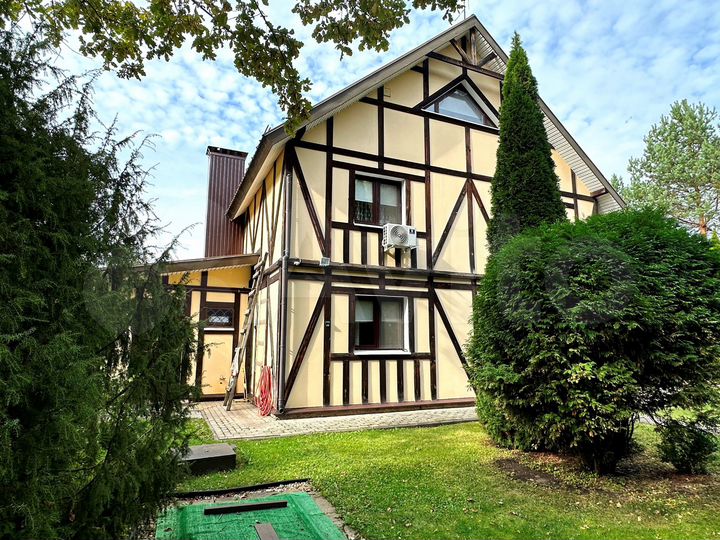 Коттедж 260 м² на участке 15 сот.