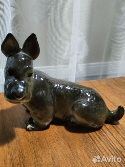 Фарфоровые статуэтки собака лфз