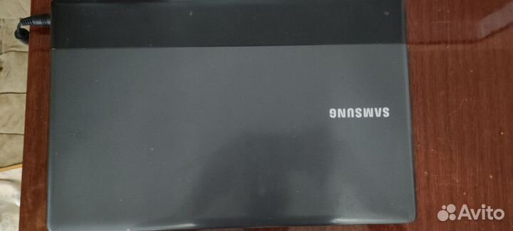 Samsung np300e5x