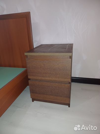 Тумба прикроватная